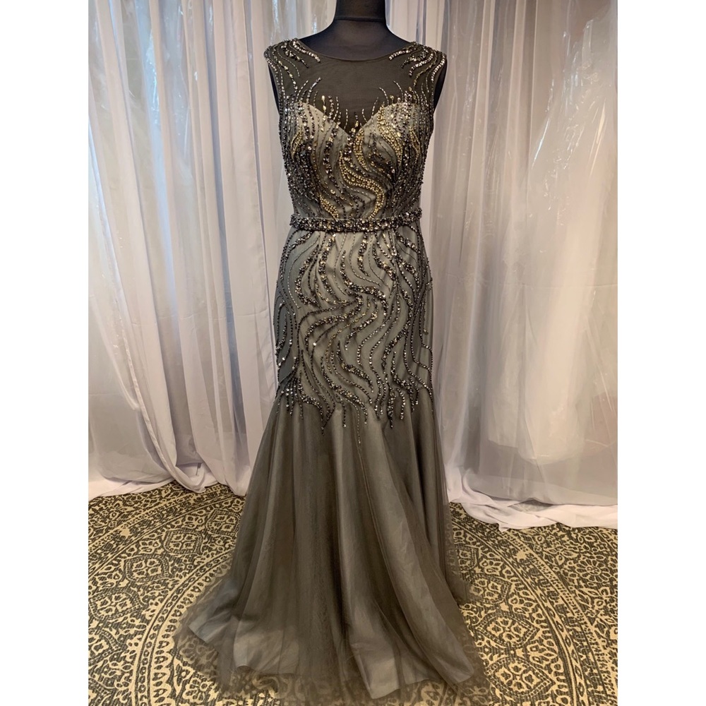 Charcoal Mermaid 🧜🏻‍♀️